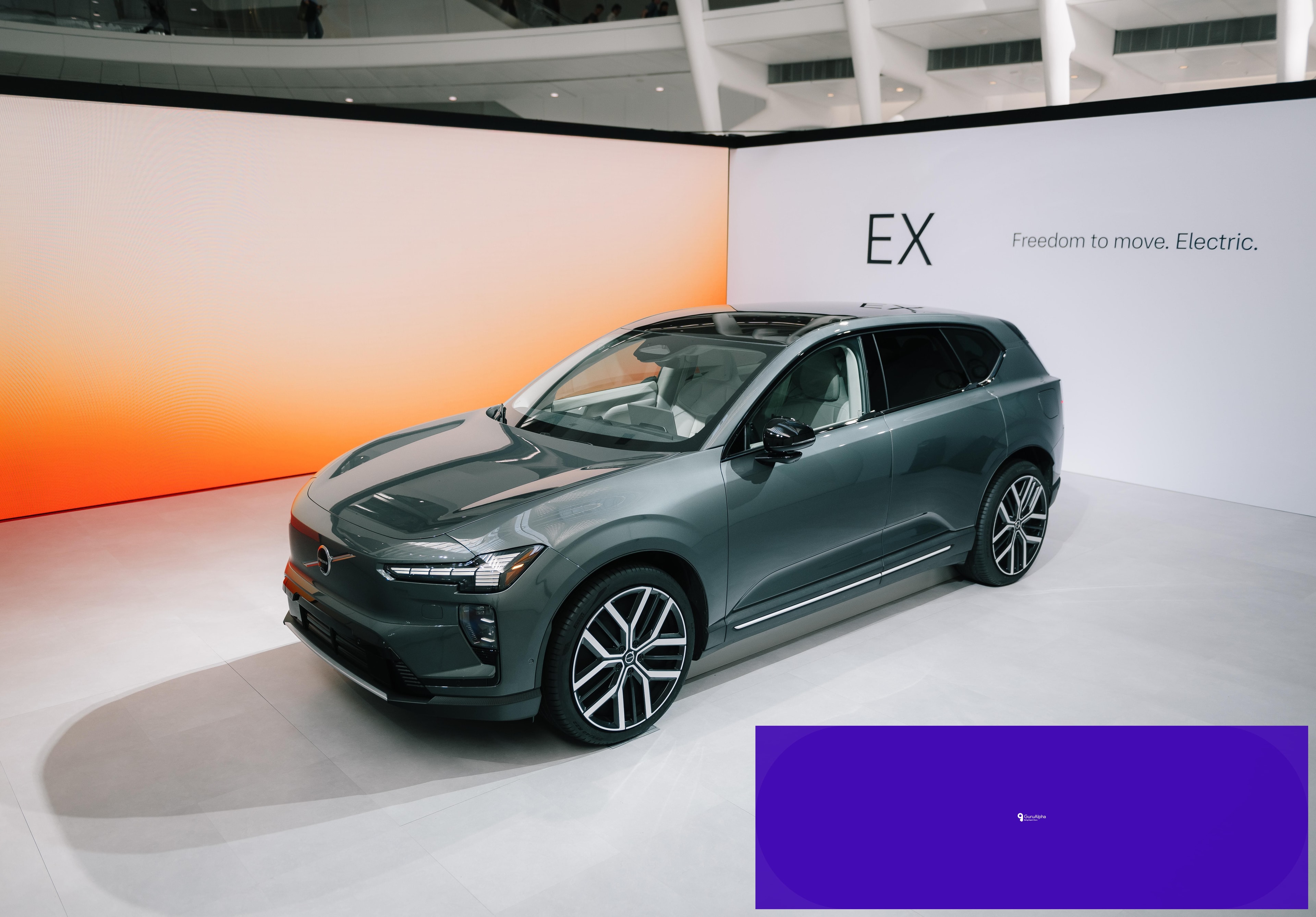 Volvo Turns Electric Vehicles Into Networked Scouts to Broadcast Road Hazards