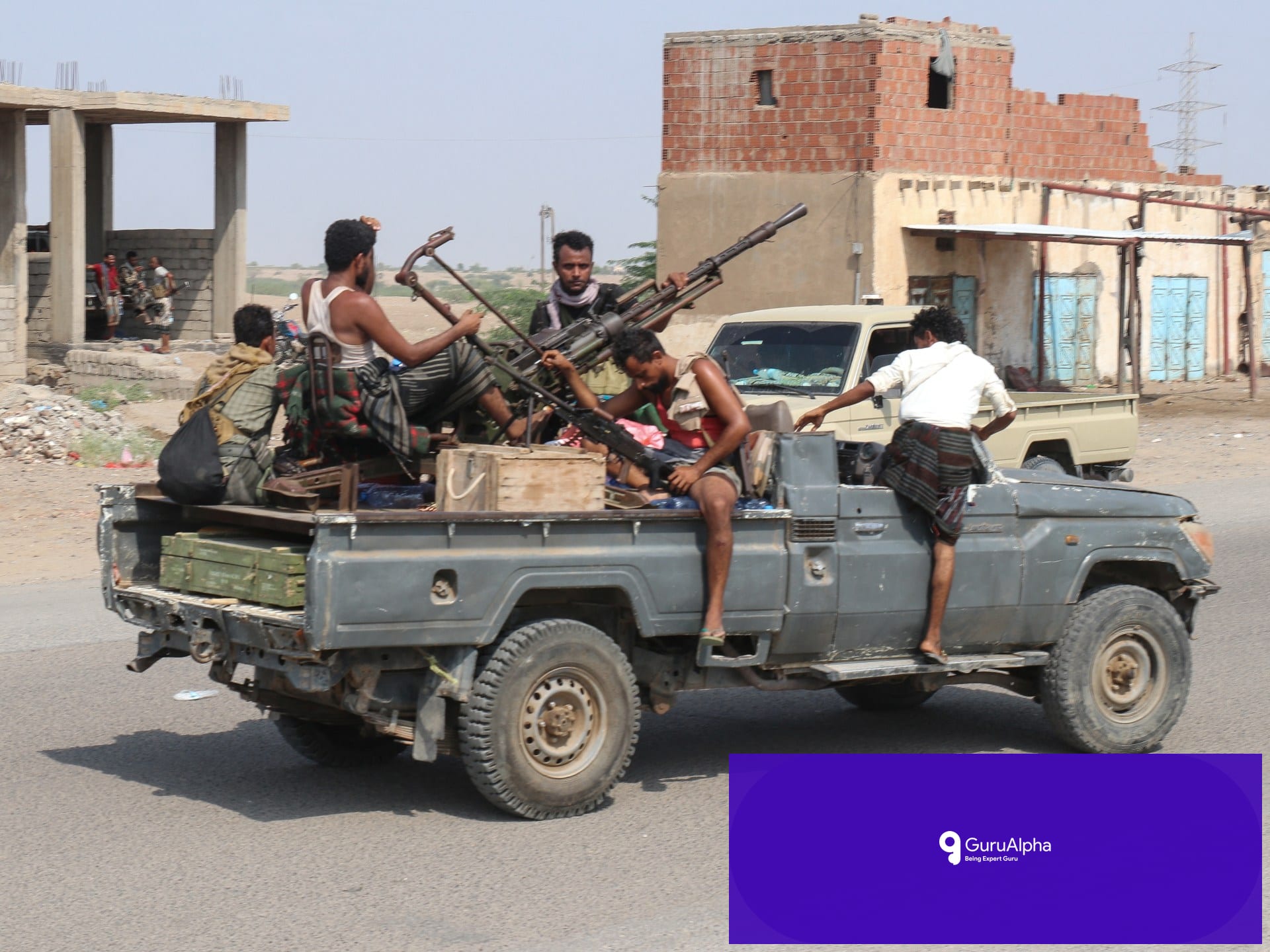 Yemeni Coalition Troops Advance on Sanaa as Heavy Battles Shock Houthis